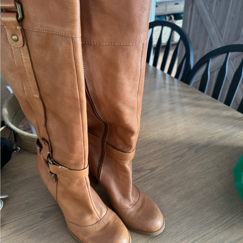 Nine west soft camel leather knee high boots.4 inch heel. Excellent condition